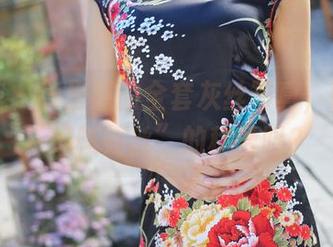 美媛馆 – 绮里嘉的全套灰丝写真，配得上“细腻如丝”的称号吗？