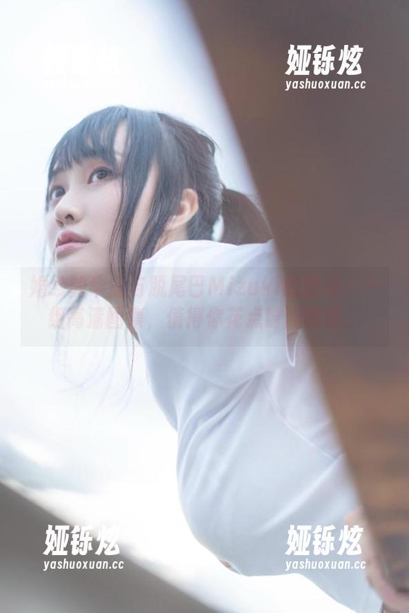 婚纱的华丽与脱尾巴Mizuki的叛逆：一组高清图集，值得你花点时间瞧瞧。