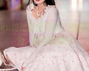落落Raku的比基尼写真，图库中的这一角，意外的美好