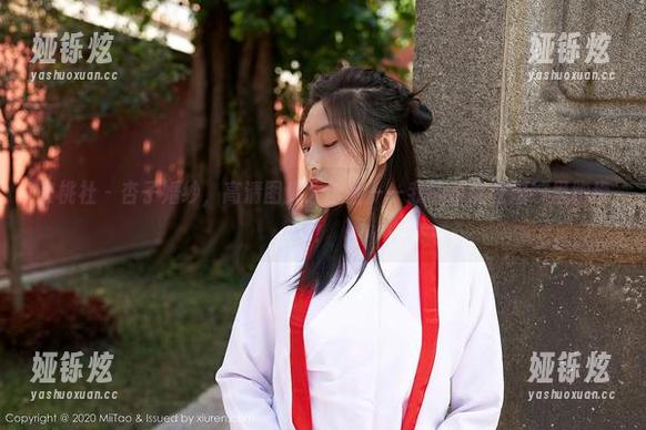 蜜桃社 - 杏子婚纱，高清图库大考验——我能不能在婚纱里跑步！