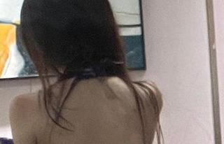 阿薰kaOri清晨少女——这一组cos更新就像阳光偷懒一样，真不想睁眼啊。