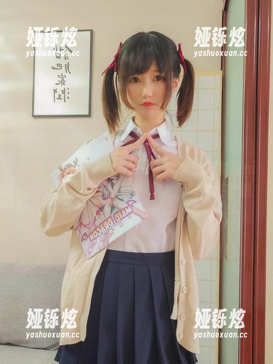 还以为是screenshot，原来是魔物喵nigisa的克隆人偶合辑，人偶倒是在歌唱