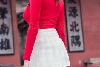 一组黑丝苗条的美图，魔镜街拍果然没让我失望！